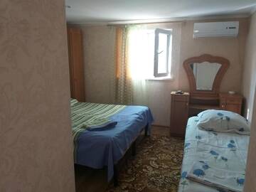 Трехместный номер в Гостевом доме Отдых в Очакове